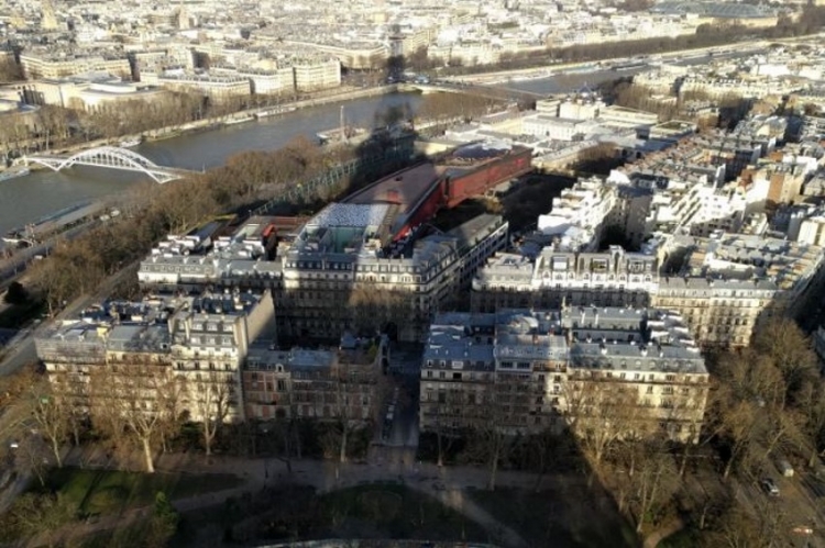 Sortie du Foyer Socio-Éducatif à la tour Eiffel le 5 décembre